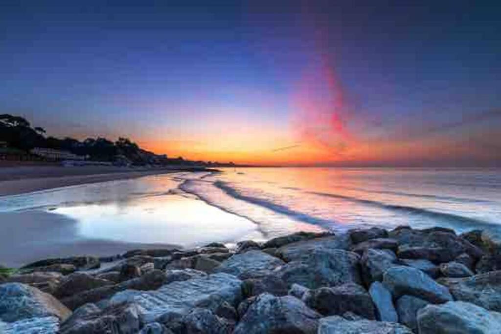 Spacious 4 Bed Rooms, Parking, Garden And Near Parks, Beaches And University Bournemouth Esterno foto