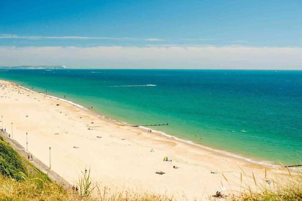 Spacious 4 Bed Rooms, Parking, Garden And Near Parks, Beaches And University Bournemouth Esterno foto