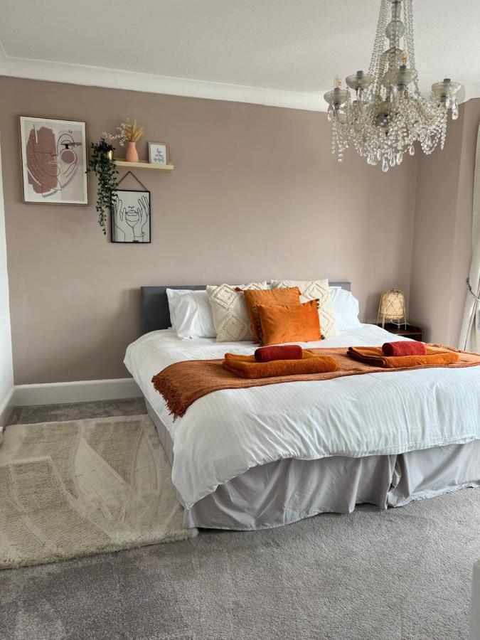 Spacious 4 Bed Rooms, Parking, Garden And Near Parks, Beaches And University Bournemouth Esterno foto